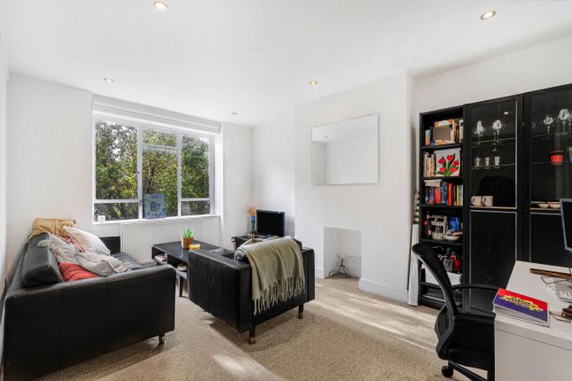 Charlbert Court, Charlbert Street, London photo 3