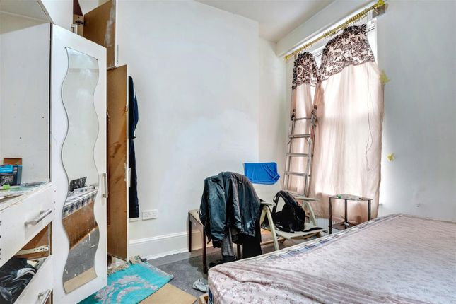 367, Upton Lane, London photo 5