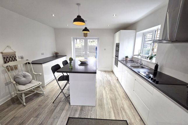 24, Tapton Vale, Chesterfield photo 4