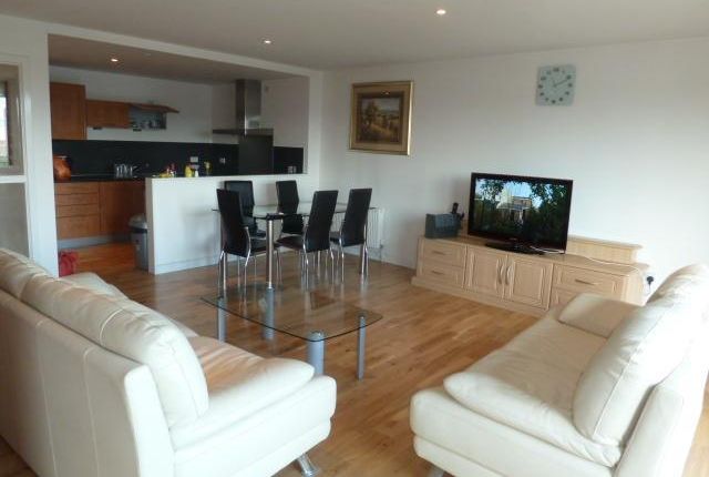 flat 8/2 at 335 Glasgow Harbour Terraces, Glasgow photo 4