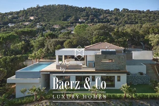 Villa for sale in 83240 Cavalaire-Sur-Mer, France