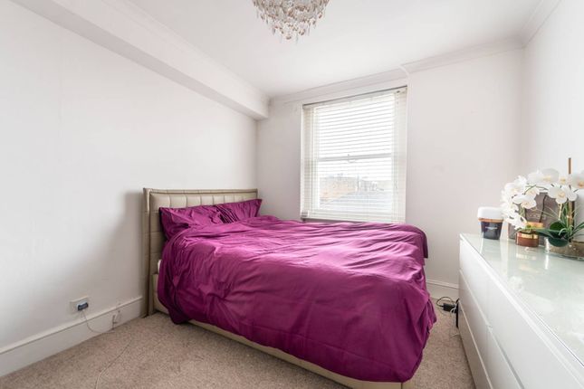 Flat for sale in Elgin Crescent, Notting Hill, London
