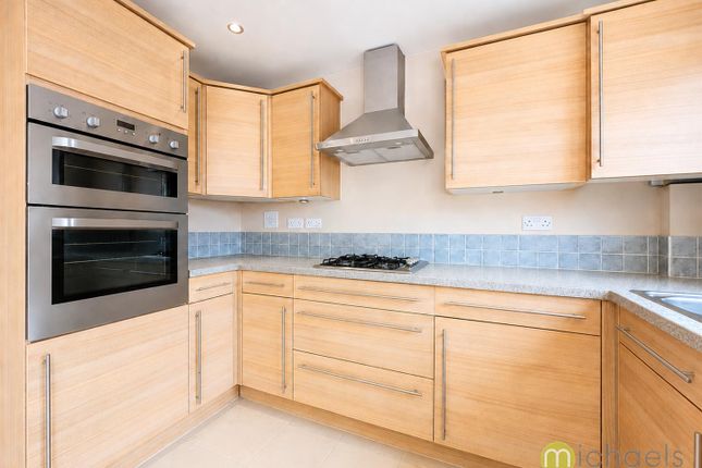 8, Bennett Green, Colchester photo 4
