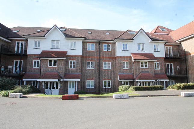 Thumbnail Flat to rent in Freer Crescent, High Wycombe