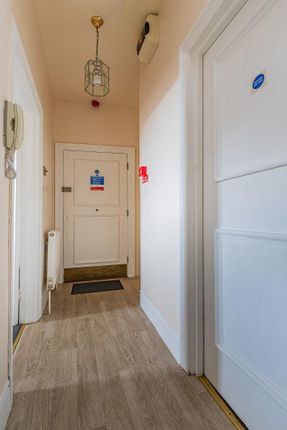 Third Floor Flat, 8, Royal Buildings, Penarth photo 4