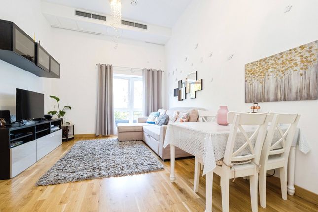 2, River Heights, London photo 4