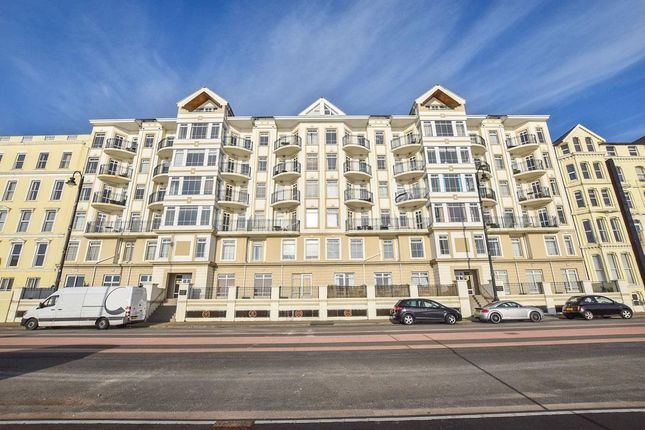 2-bed flat on Palace Terrace, Douglas, £1,200/mo