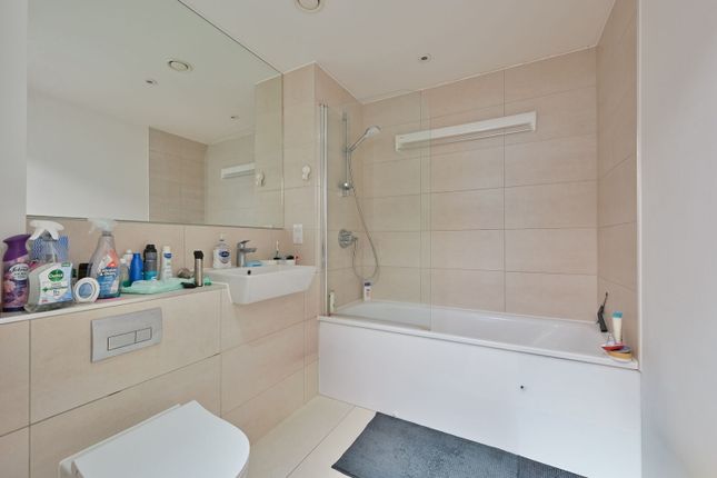 Orchid Court, WD17, Watford photo 4