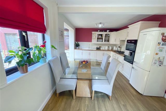 3, Normanton Grove, Sheffield photo 4