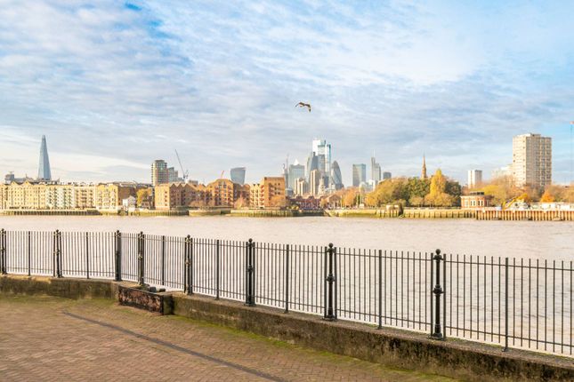 Studio for sale in Rotherhithe Street, Rotherhithe, London