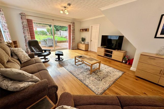 19, Hazel Avenue, Hampshire photo 3