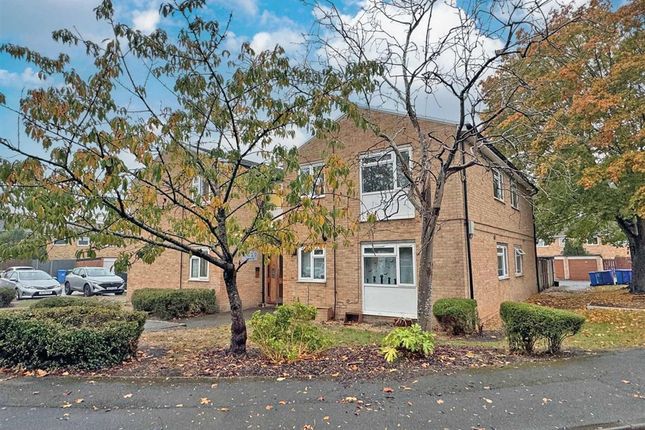 1-bed flat on Oxford Road, SANDHURST, £110,000