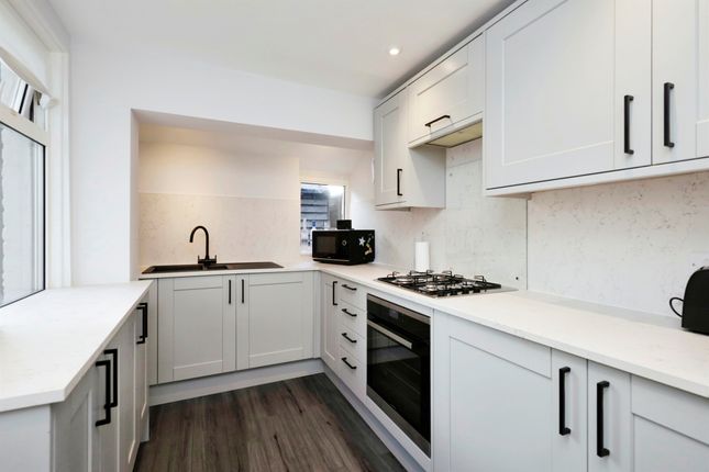 27, Leslie Street, Eastbourne photo 3
