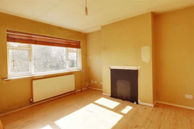 14, Station Close, Brookmans Park photo 2