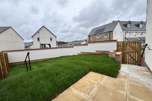 6, Vetch Avenue, St Austell photo 2
