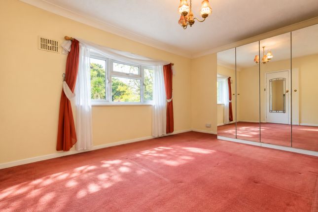 20, BOUGHTON AVENUE, BROMLEY photo 2