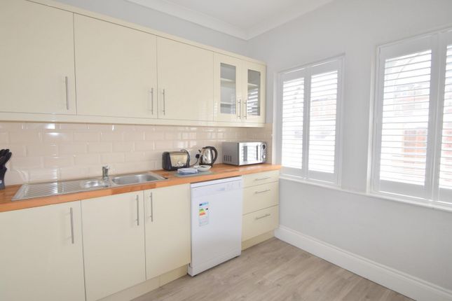 Thumbnail Flat to rent in 135/136 Peascod Street, Windsor, Berkshire