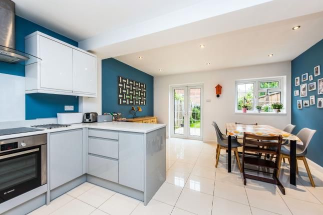 Blenheim Gardens Kingston Upon Thames Kt2 3 Bedroom