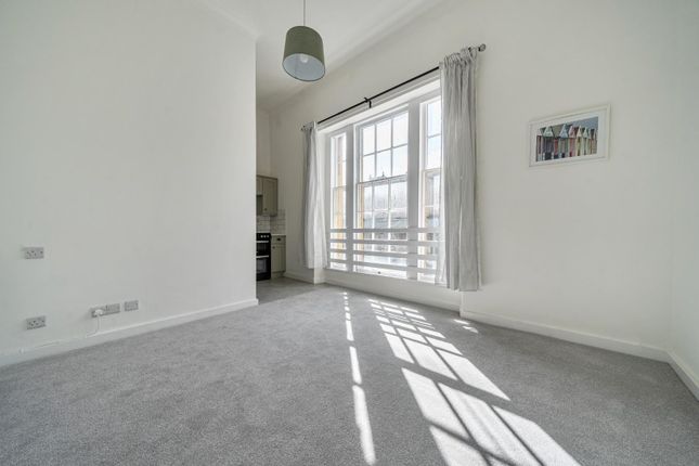 Flat 1, 10, Dorchester Street, Bath photo 3
