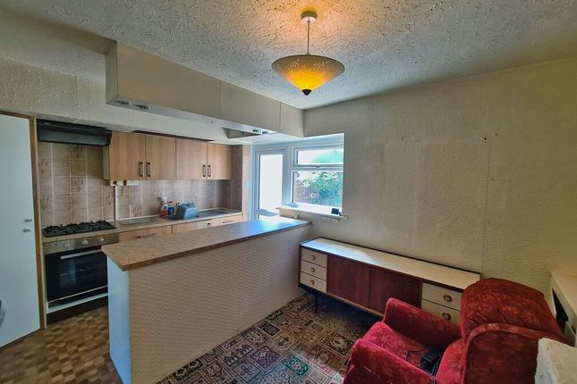 32, Cheam Way, Southampton photo 3