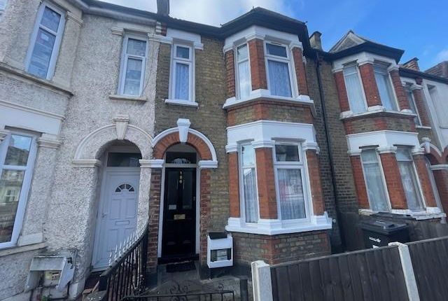 Terraced house to rent in Green Lane, Ilford