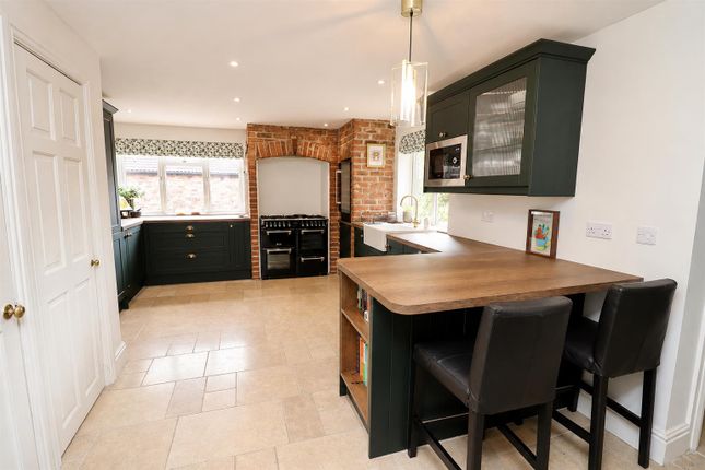 9, Newfield Lane, Brough photo 4