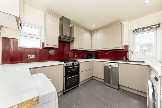Flat for sale in Browning Avenue, London