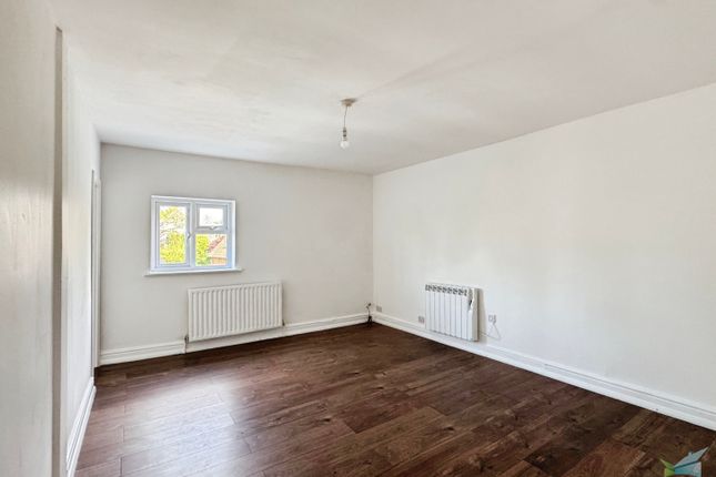 Flat 2, 51, The Street, Ashford photo 4