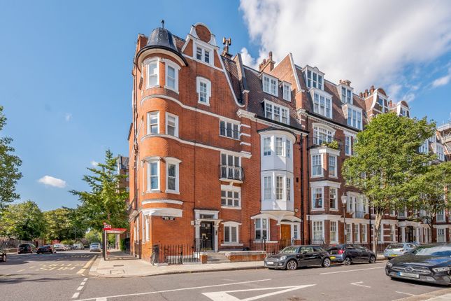 Thumbnail Flat for sale in Sloane Court West, London