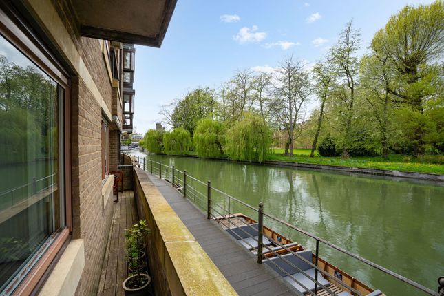 Flat for sale in Thompsons Lane, Cambridge