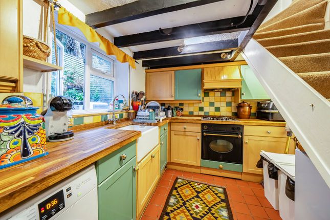 5, Vicarage Lane, Farnham photo 3