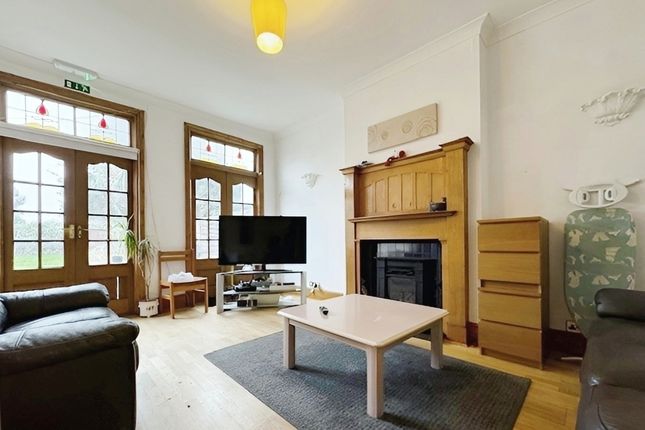 Room 2, 82, Bellingham Road, London photo 5