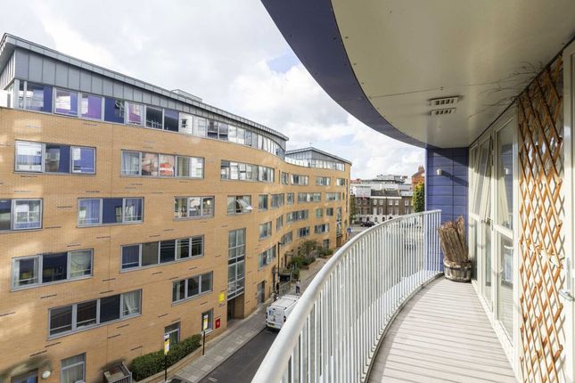 Flat 11, 3, Queensland Road, London photo 3