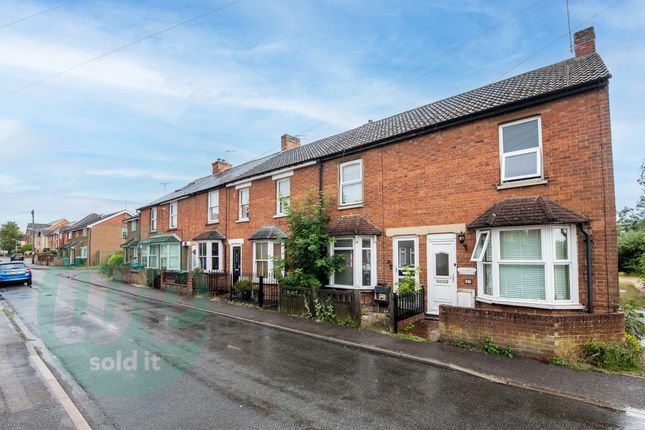 Terraced house for sale in Willow Road, Aylesbury, Buckinghamshire