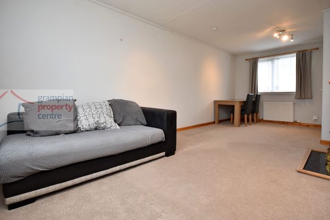 3 Longmoor Crescent, Elgin photo 4