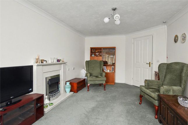 35, St Edmunds Court, Roundhay photo 3