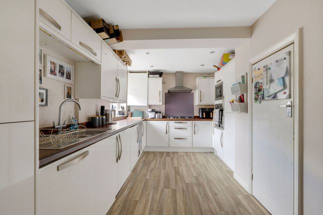 1 Lythe Close, Nottingham photo 2