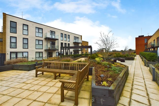 Flat for sale in Albion Way, Horsham