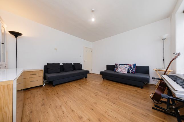 Flat for sale in Hartnoll Street, Holloway