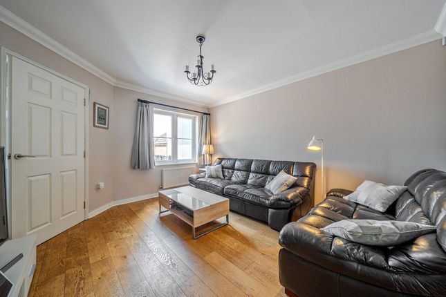 7, John Alder Close Chiseldon, Chiseldon photo 3
