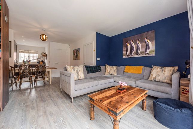 11, Farrier Way, Arundel photo 4
