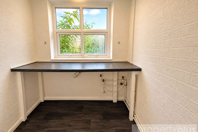 8, Wind Street, Rhondda Cynon Taf photo 3