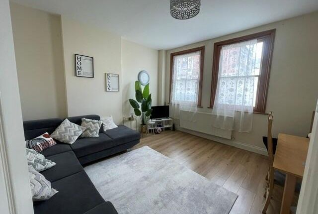 97, Dolphin Street, Newport photo 3