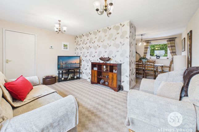 17 Meadowrise, Blackburn photo 2