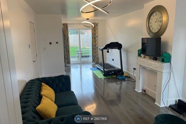 Eynsham Close, Woodley, Reading photo 3