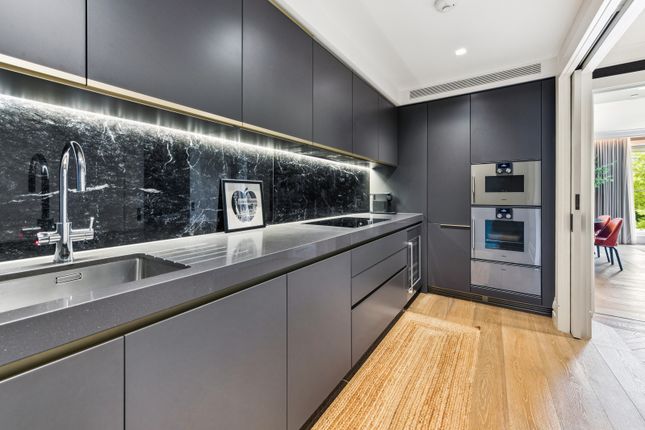 Apartment 22, 27, Regent's Crescent, London photo 4
