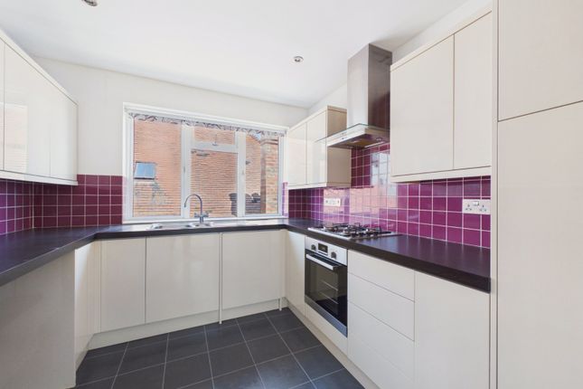 Flat 3 Sutherland House, 7, Turketel Road, Kent photo 5