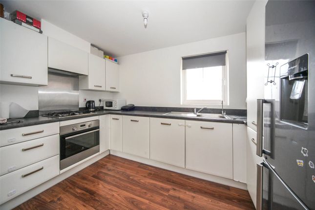 Flat for sale in Frenchs Avenue, Dunstable, Bedfordshire