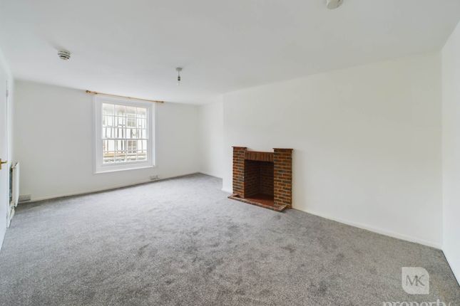 Flat for sale in St. Johns Terrace, Newport Pagnell