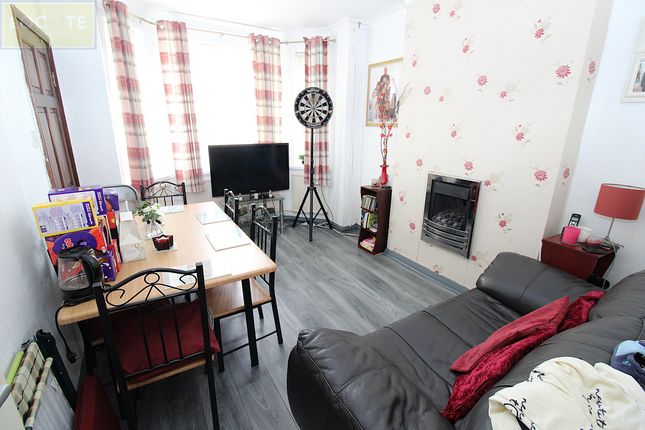 174 Davyhulme Road, Manchester photo 4